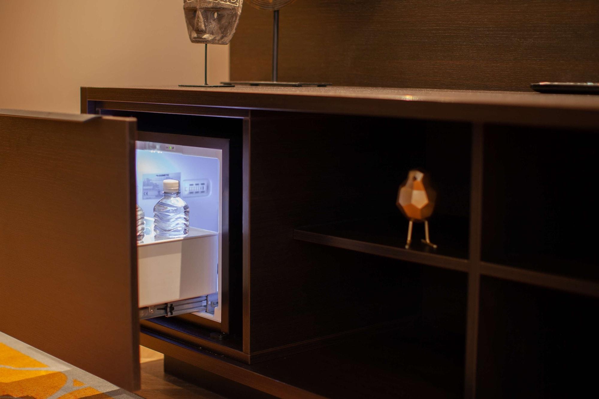 Отель Golden Tulip Leiden Centre Экстерьер фото